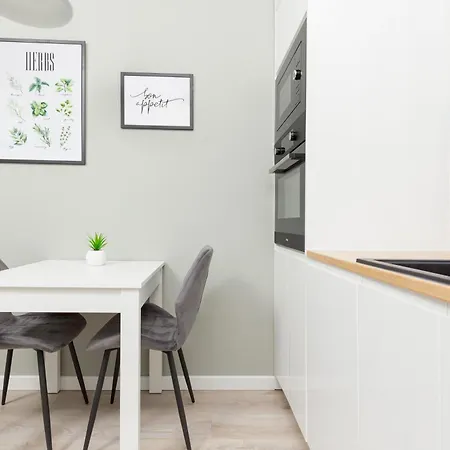 Central Apartment Emilii Plater By Noclegi Renters Варшава Екстер'єр фото