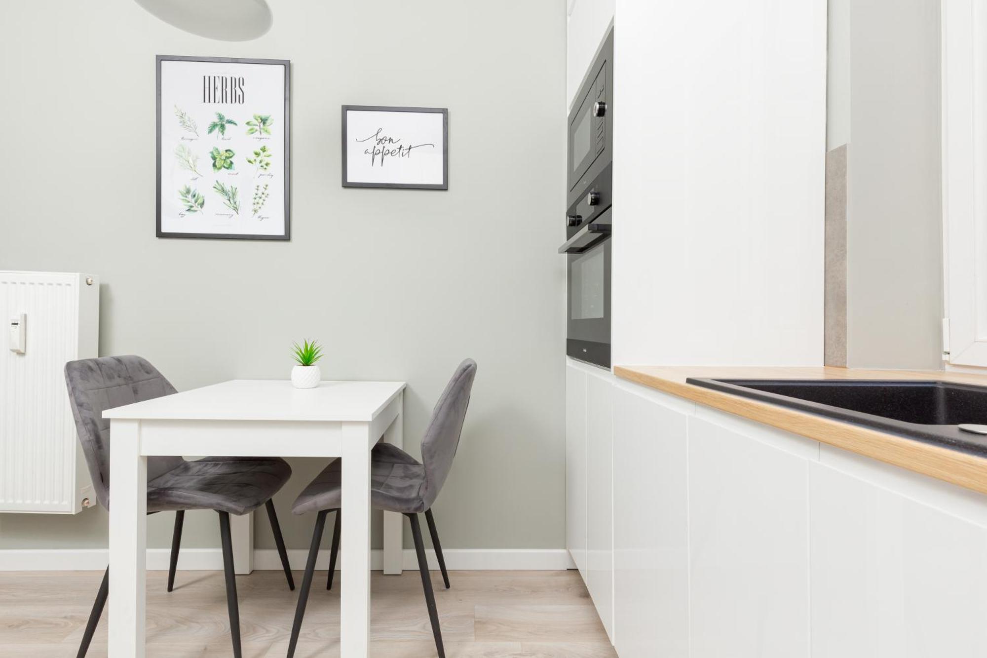 Apartment Emilii Plater By Renters *