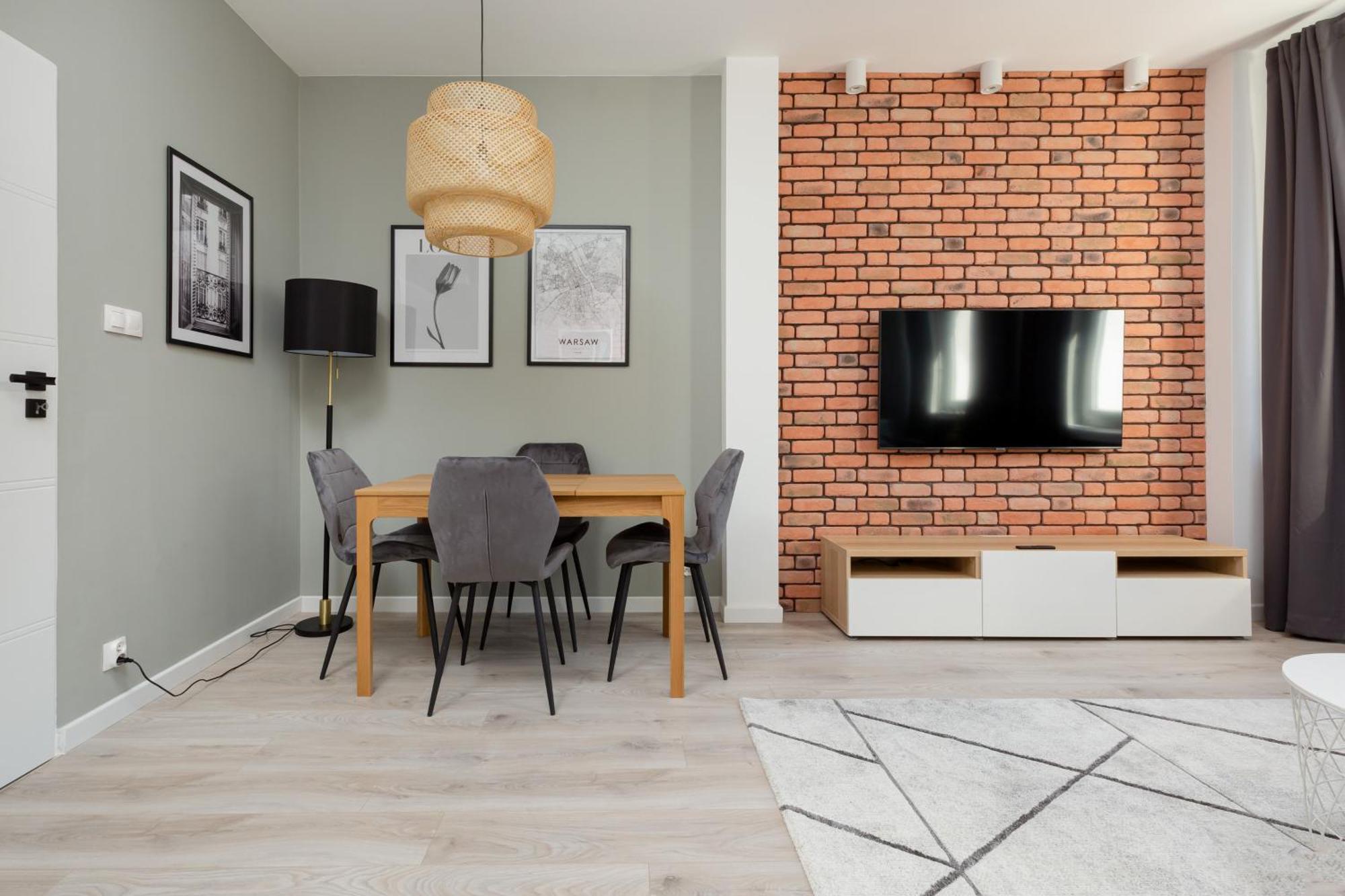 Emilii Plater By Renters Warschau